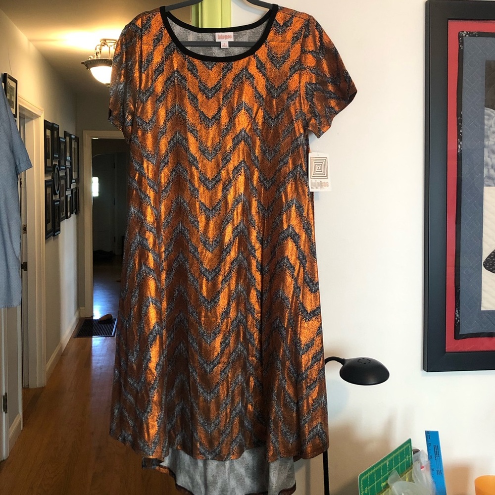 LuLaRoe Elegant Carly new with tags.